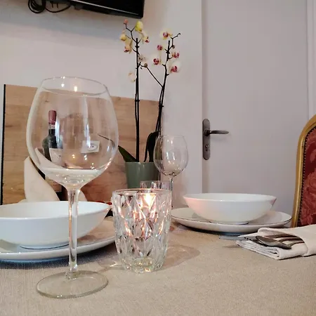 T3 N8 Combes Apartment