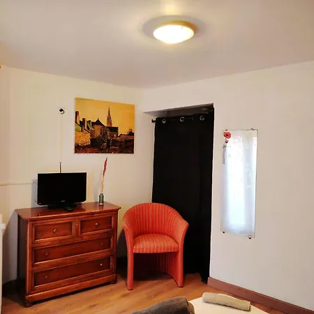 T3 N8 Combes Apartment *
